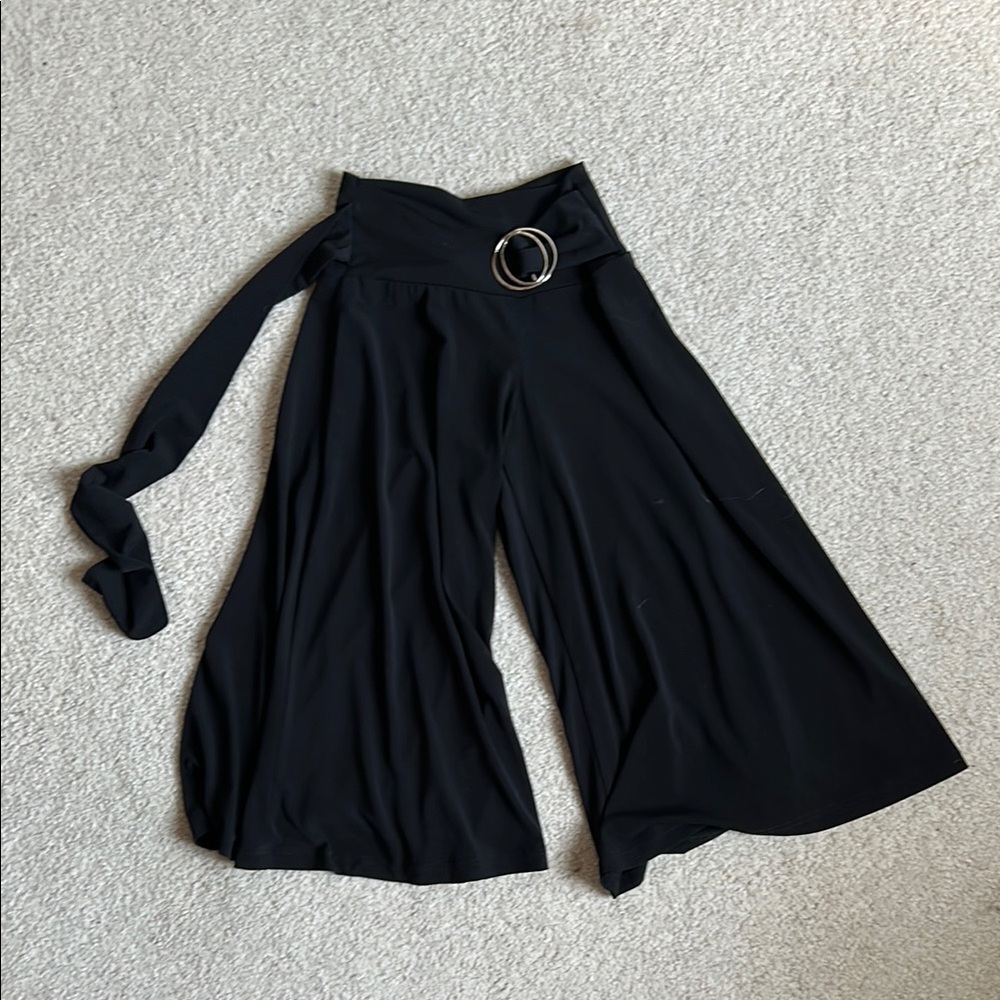 Byer California Black Wide Leg Pants with Belt Detail